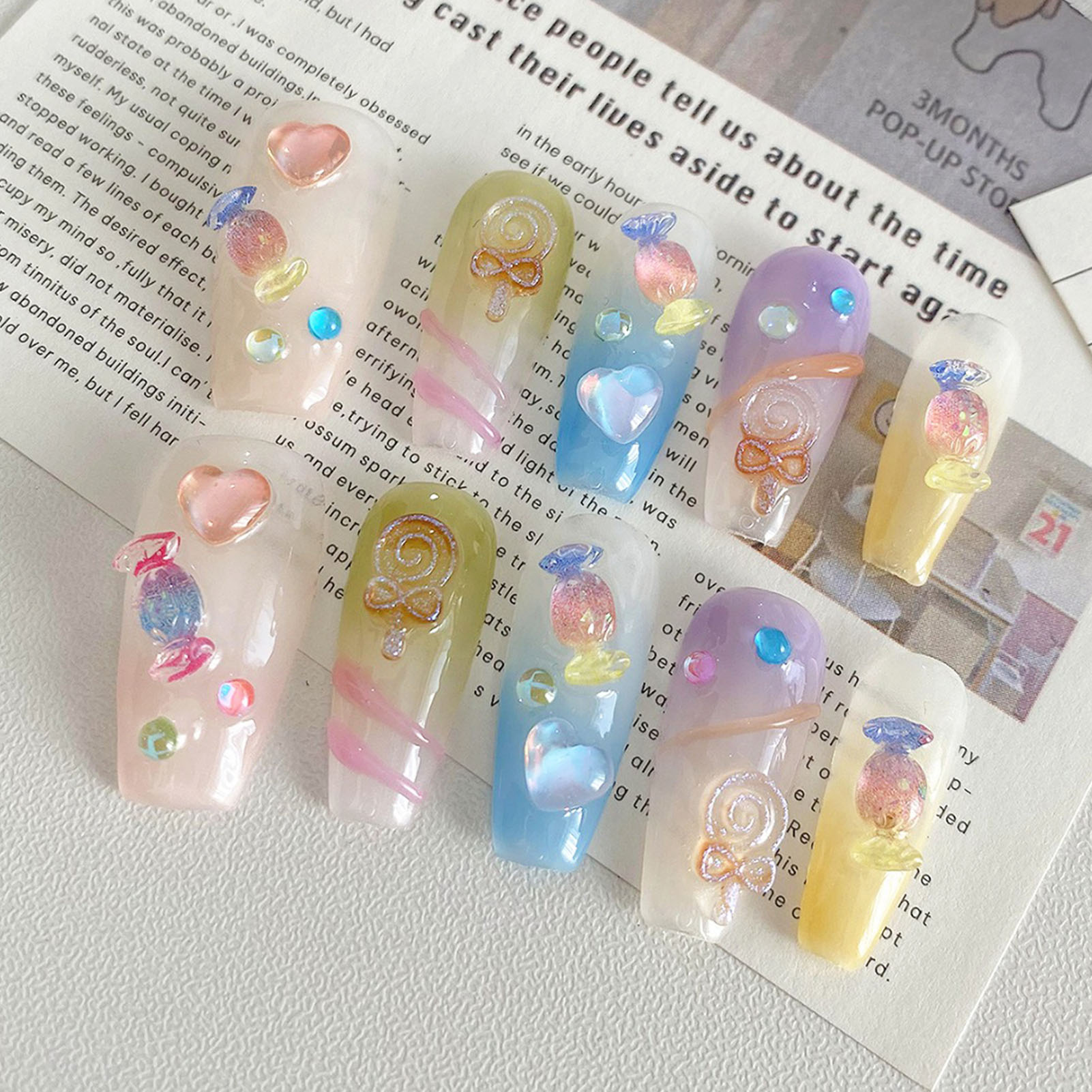 Prensa hecha a mano en uñas, u - Nail Art Press On reseña y precio